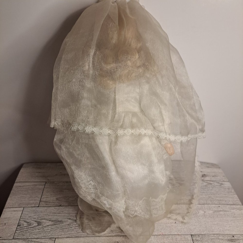 Vintage 12.5 Porcelain Bride Doll - Picture 2 of 6